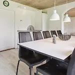 Rea - 5km From The Sea By Interhome *