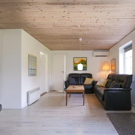 Holiday home Rea - 5km From The Sea By Interhome *