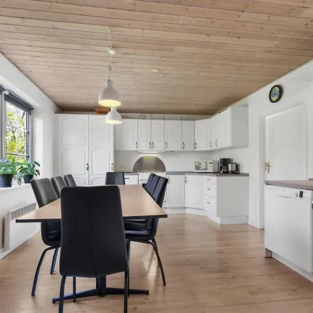 Holiday home Rea - 5km From The Sea By Interhome